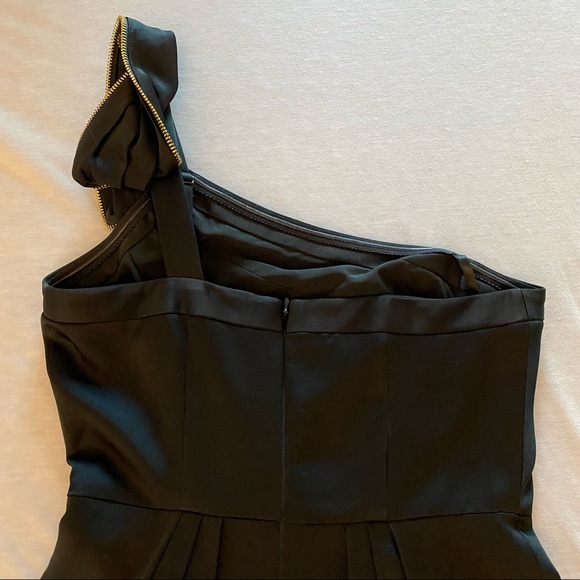 BCBGMaxAzria | Zippered One Shoulder Mini Dress - Black | Size 2 - Picture 6 of 15